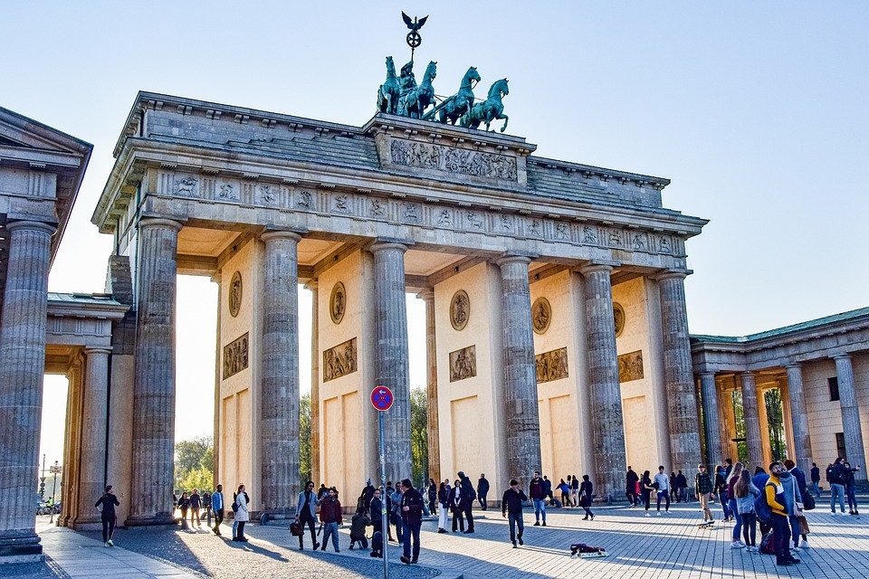 Brand front of the brandenburg gate 5117579 960 720